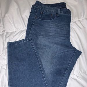 Kardashian leggings size 14! 🔥🔥